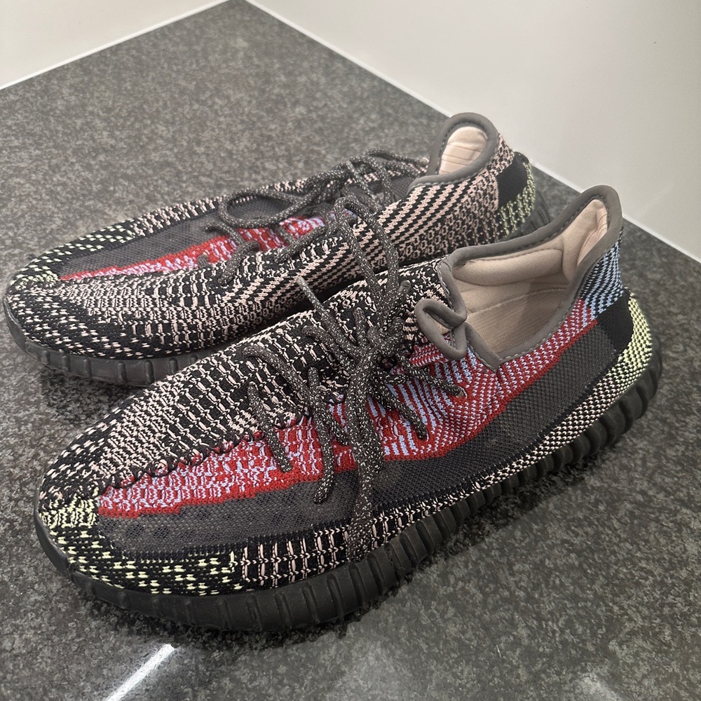 YEEZY Sneakers